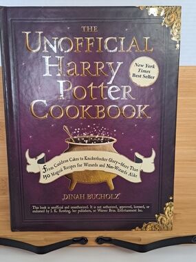 Cookbook: The Unofficial Harry Potter Cookbook Hardcover Dinah Bucholz 2010